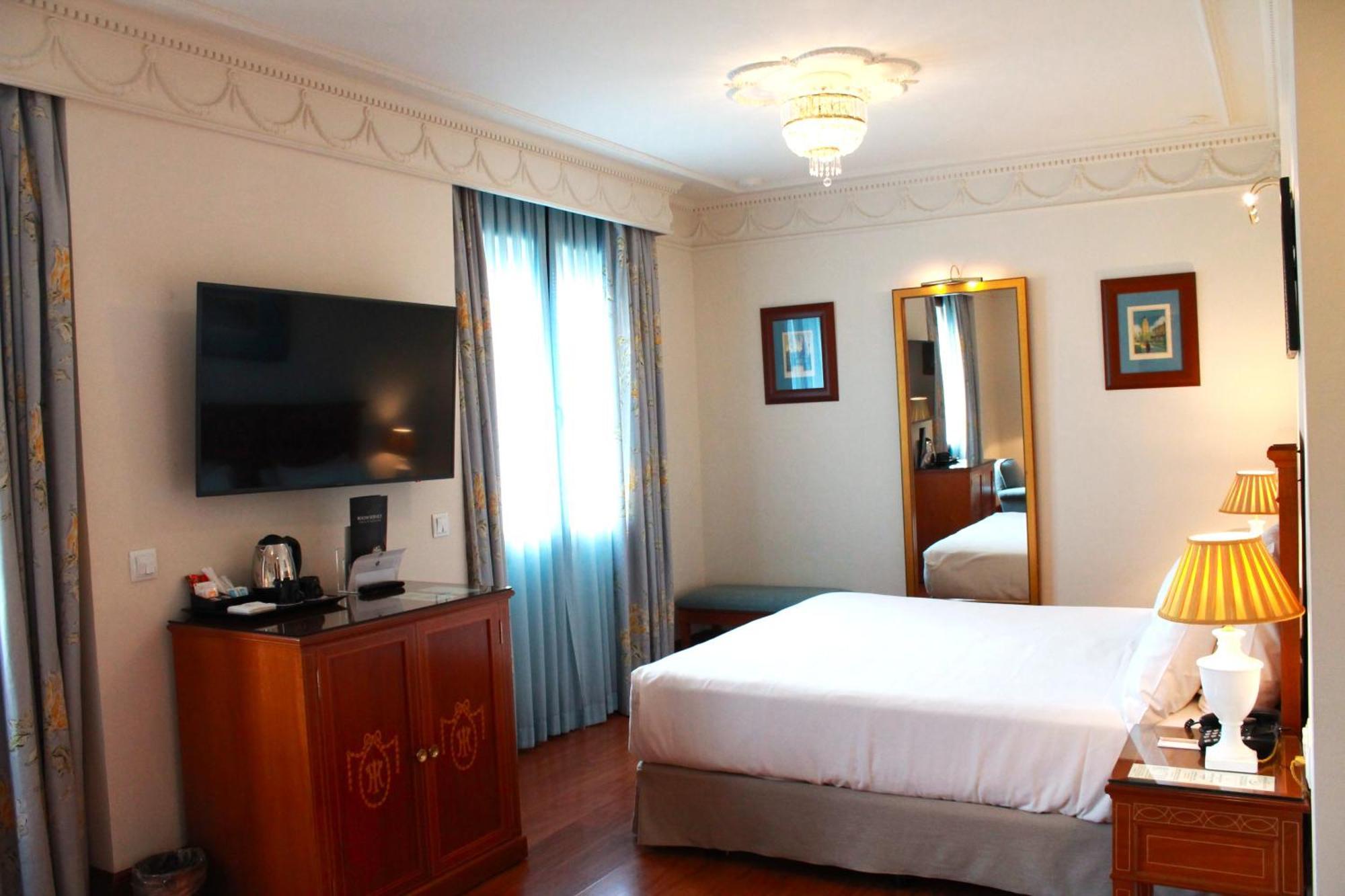 Hotel Inglaterra Seville Exterior photo