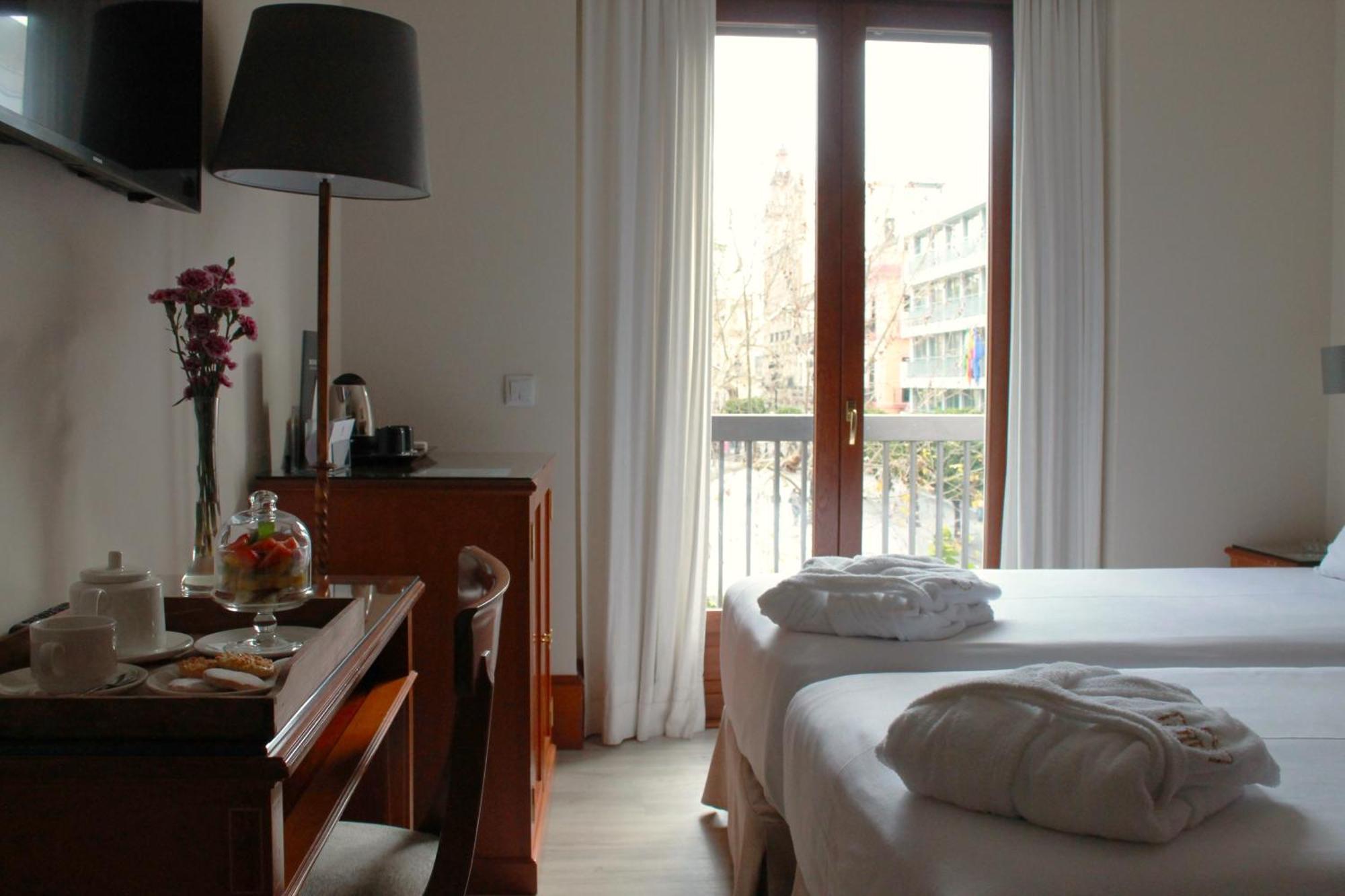 Hotel Inglaterra Seville Exterior photo